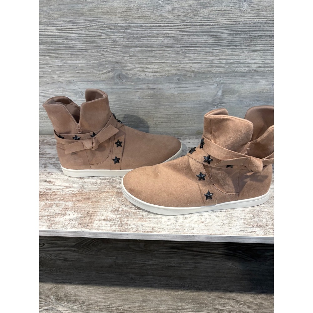 Tan Suede Star Accent Ankle Boots Women's‎ Size 5.5 Side Zip Comfort Fashion